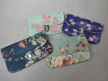 Lade das Bild in den Galerie-Viewer, Kleine Blumen versch. Muster