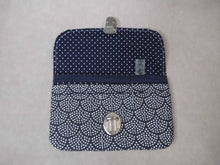 Lade das Bild in den Galerie-Viewer, Kleine Geldbörse Sterne/Sträucher versch. Farben