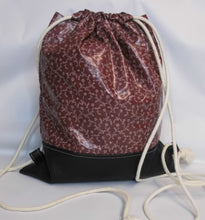 Lade das Bild in den Galerie-Viewer, Beutelrucksack zarte Blüten rot