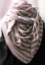 Lade das Bild in den Galerie-Viewer, XXXL Tuch Strick Streifen