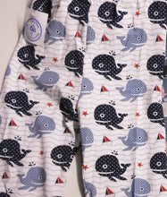 Lade das Bild in den Galerie-Viewer, Wohlfühlhose Wale versch. Farben