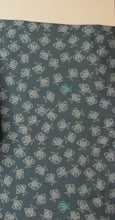 Lade das Bild in den Galerie-Viewer, Buddelhose Fische versch. Farben