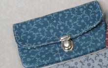 Lade das Bild in den Galerie-Viewer, Kleine Geldbörse Zarte Blüten versch. Farben