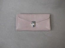 Lade das Bild in den Galerie-Viewer, Große Geldbörse - rosa Streifen